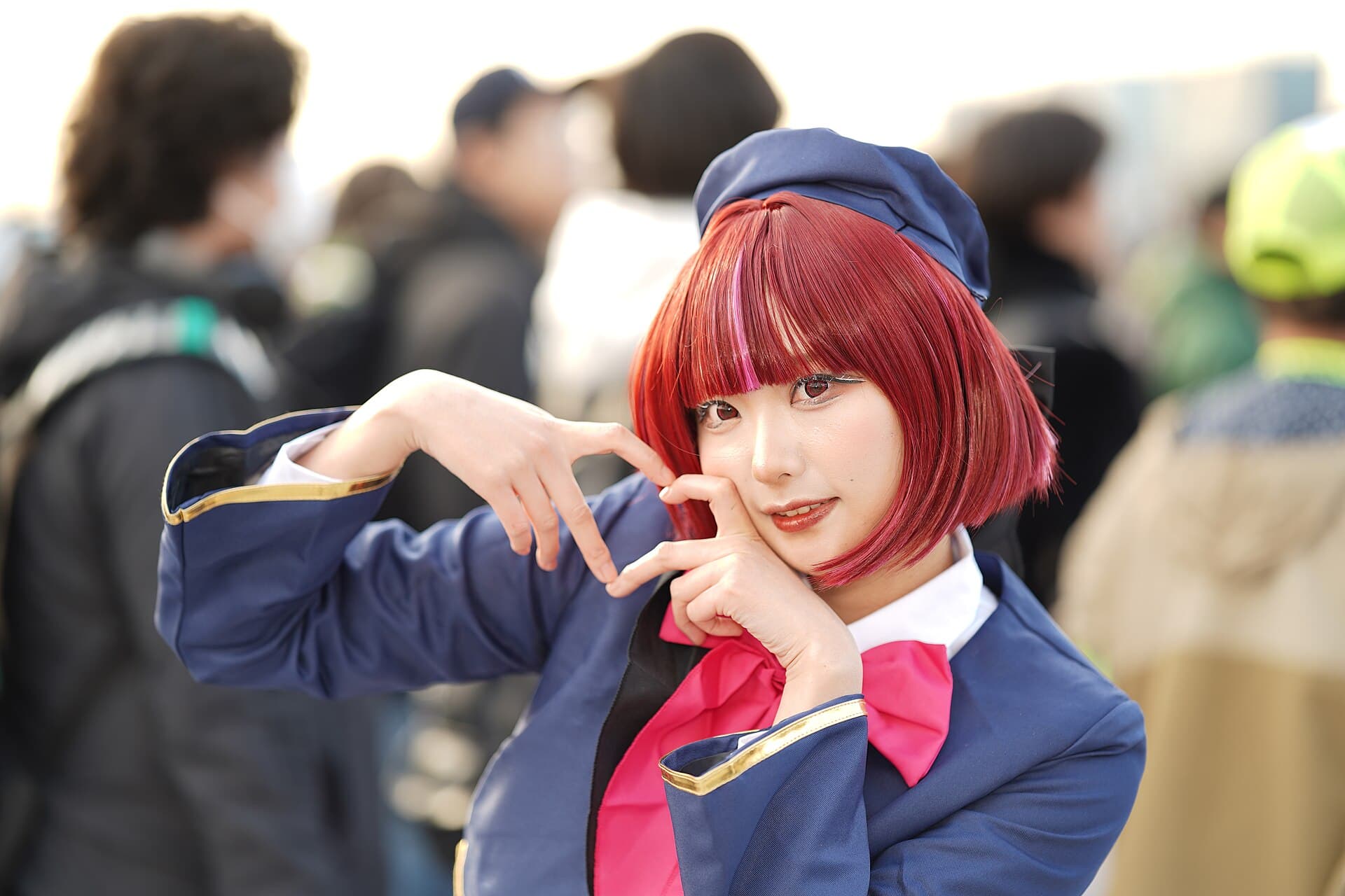 Cosplayeuse incarnant Kana Arima au Comiket 105, illustrant la culture cosplay japonaise.