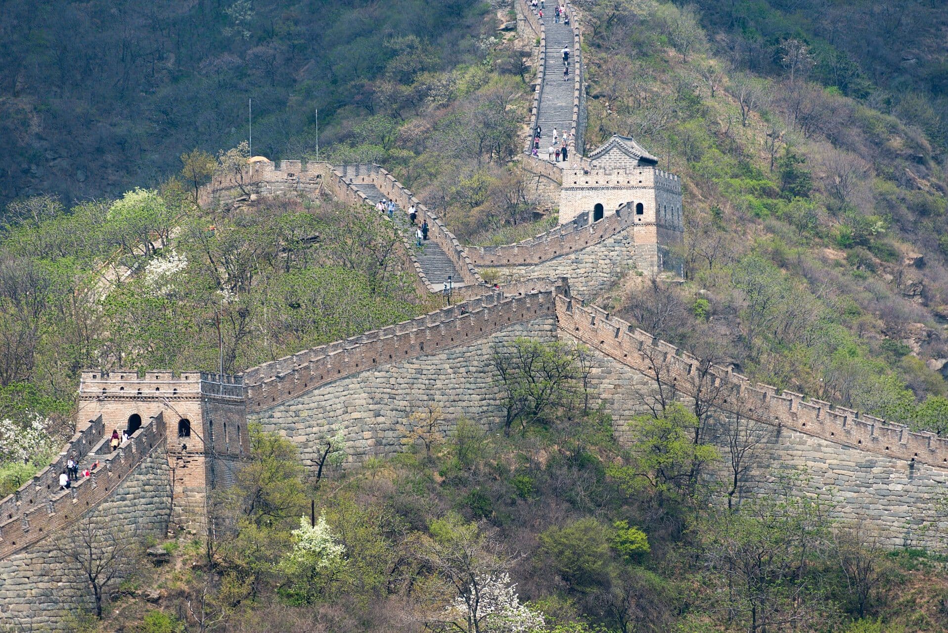 La Grande Muraille de Chine sur la section de Mutianyu, serpentant sur la crête.