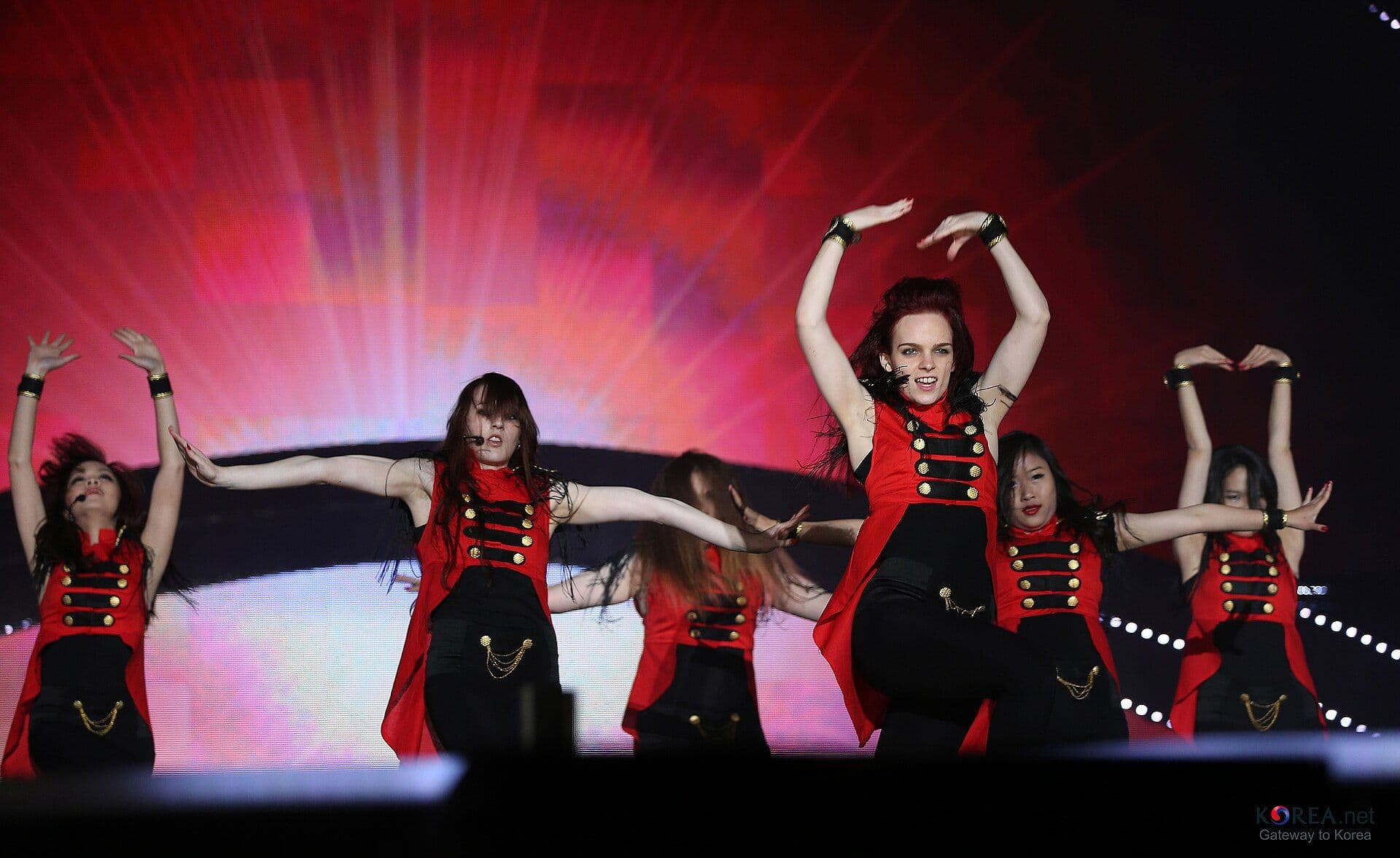 Public du K-pop World Festival, illustration de la vague coréenne hallyu.