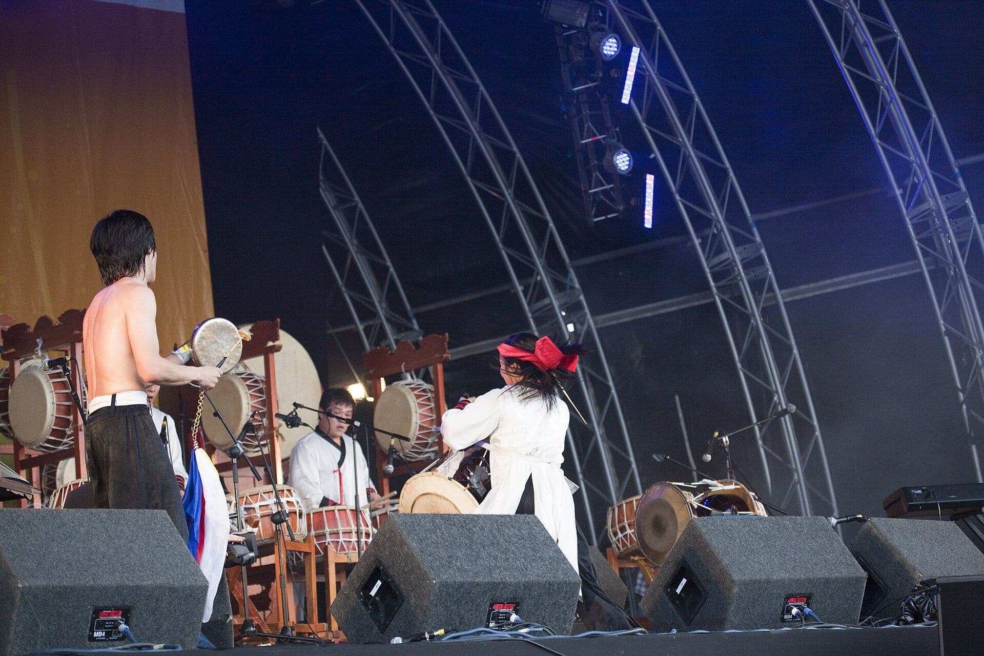 La troupe de percussions coréenne Dulsori en représentation.
